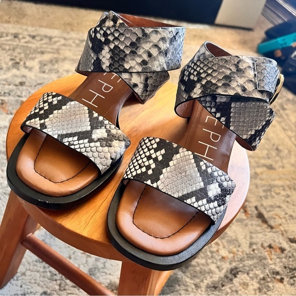 JOSEPH Snake Print Leather Ankle Wrap Block Heel Sandals Size 35 - Picture 2 of 9